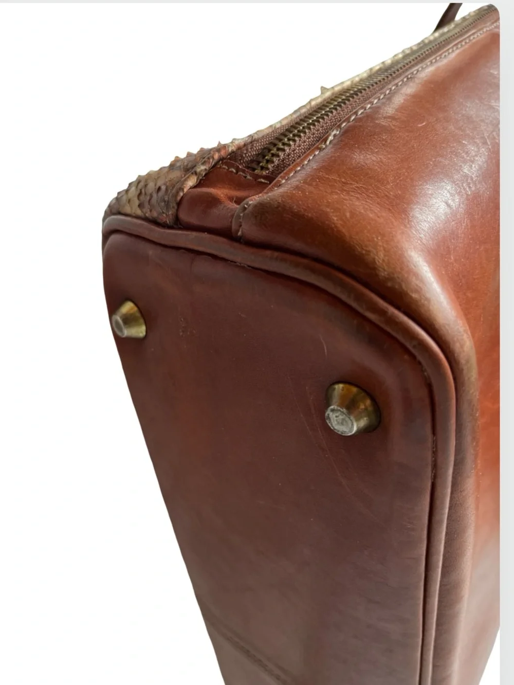 This Terrida rare vintage leather shoulder tote